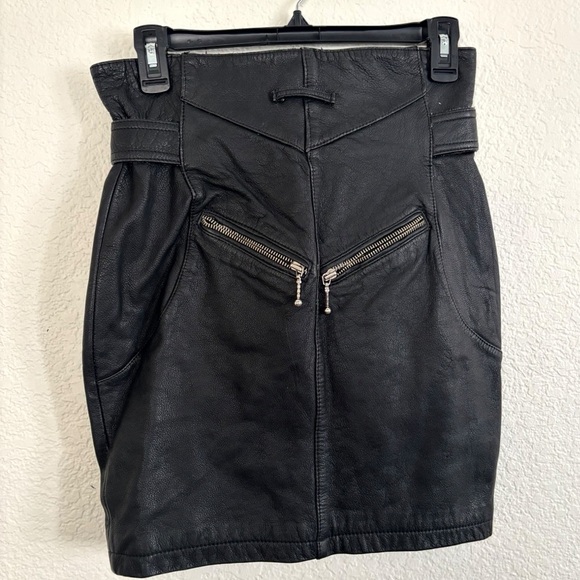 Vintage Black Leather High-Waisted Mini Skirt w/ Belt – Size 7/8 - Picture 11 of 11